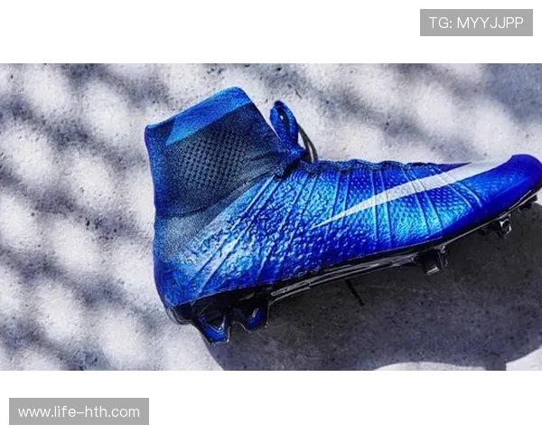 足球鞋CR7球星卡的独特功能与收藏价值解析